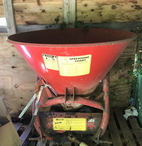 Hopper spreader pto - pto, driven
