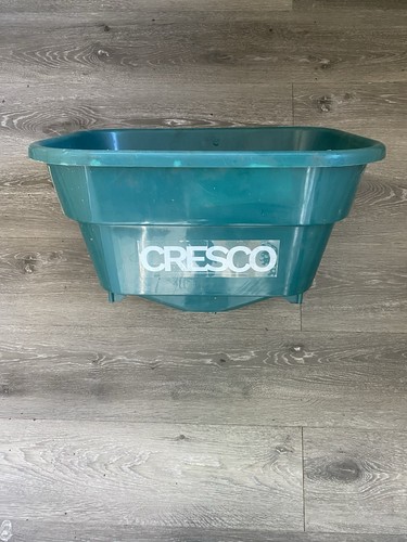 Cresco lawn spreader - cresco,